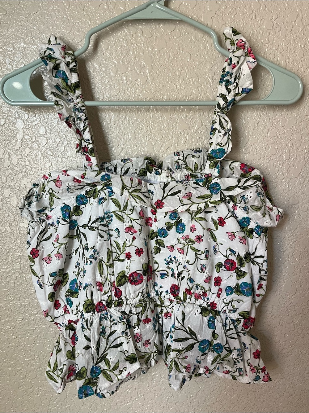 Floral Ruffle Crop Tank Top - Picture 2 of 3
